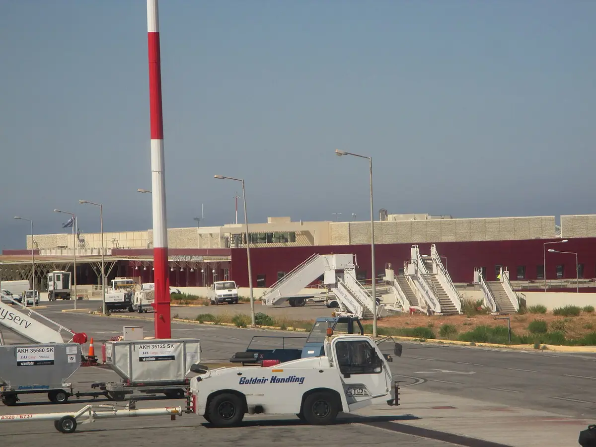 Terminalbyggnaden på Chania internationella flygplats på Kreta