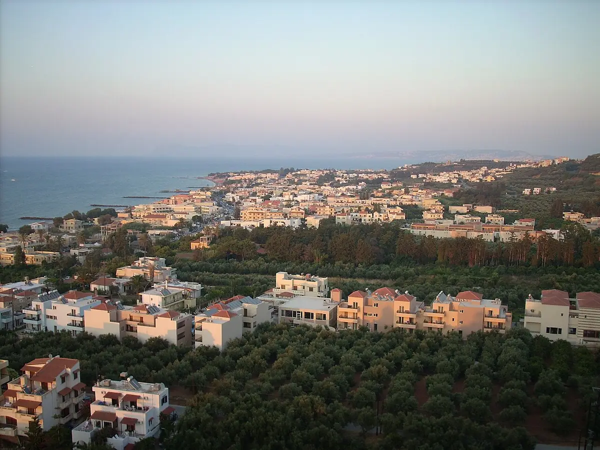 Utsikt från höjden i Platanias väster om Chania